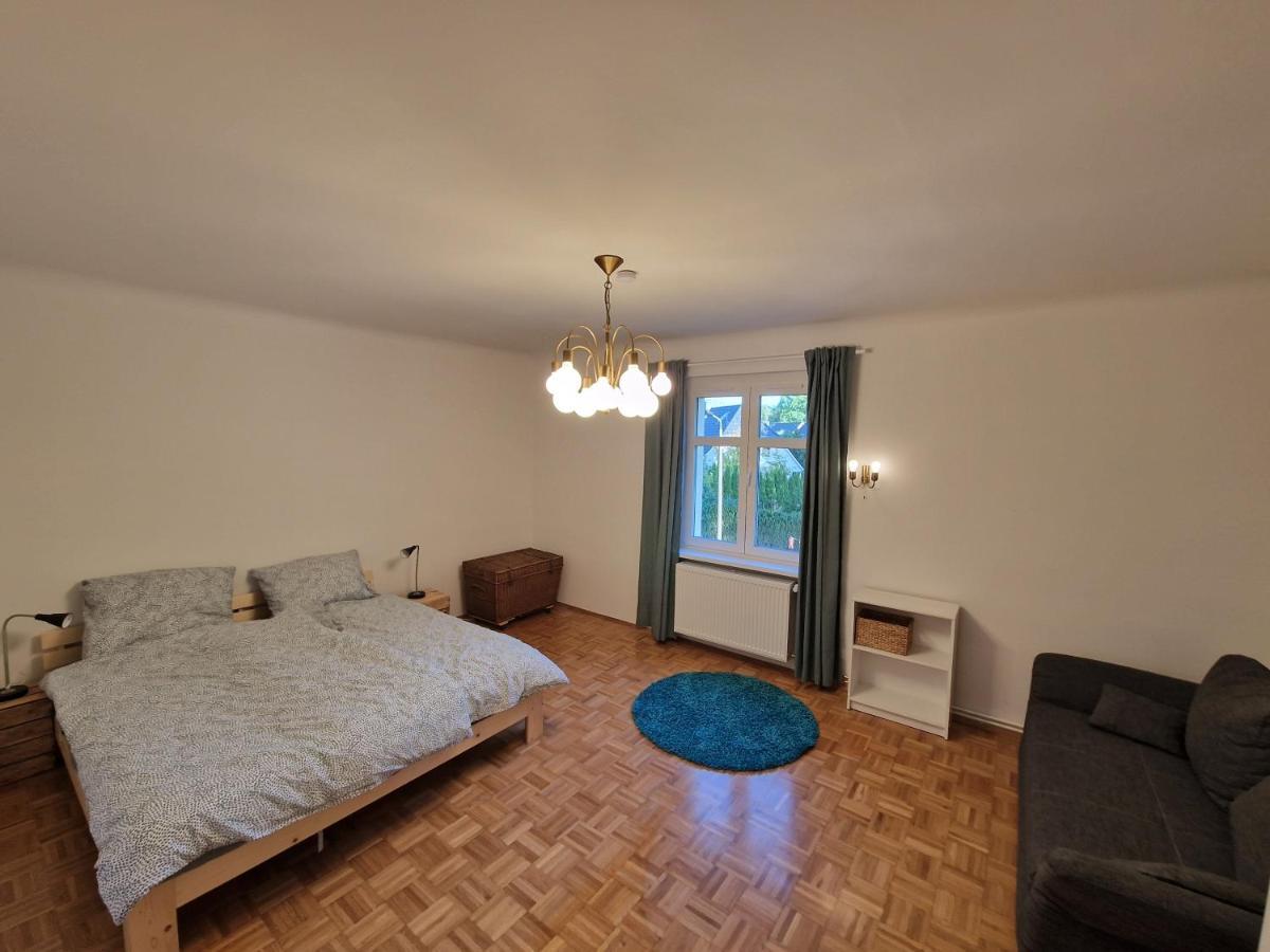 Geraeumige Und Zentrale Ferienwohnung Stahnsdorf Esterno foto